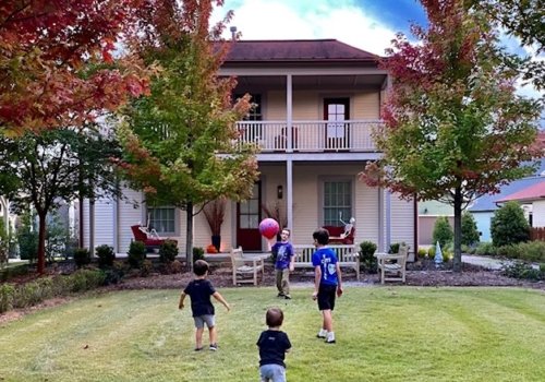 events_people8_kidsfall